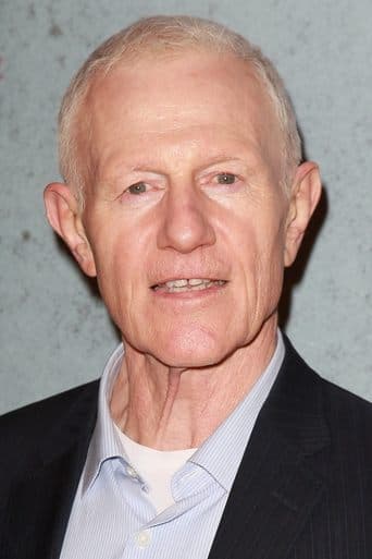 Raymond J. Barry fotoğrafı
