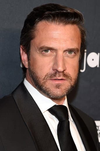 Raúl Esparza fotoğrafı