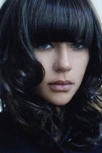 Karima McAdams fotoğrafı