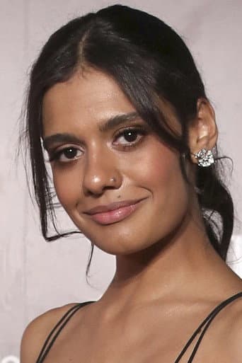 Madeleine Madden fotoğrafı