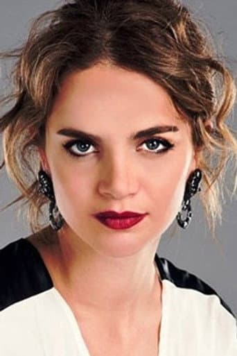 Tuğçe Kazaz fotoğrafı