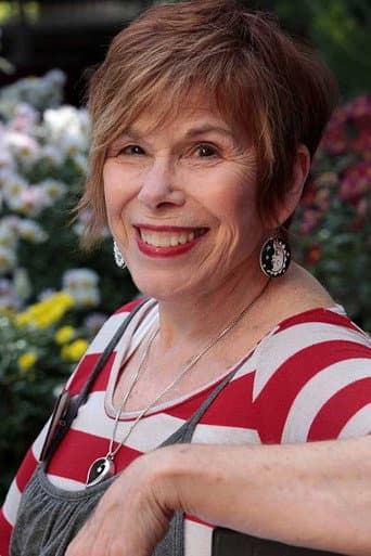 Mona Marshall fotoğrafı