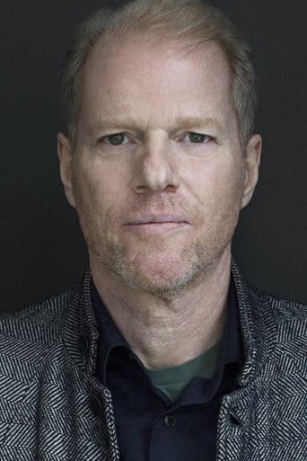 Noah Emmerich fotoğrafı