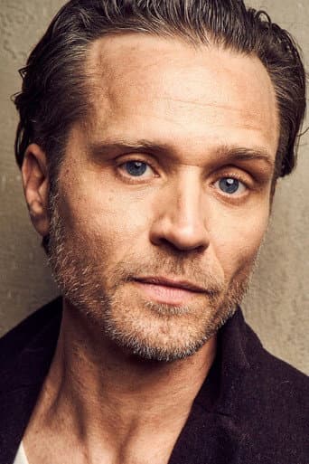 Seamus Dever fotoğrafı