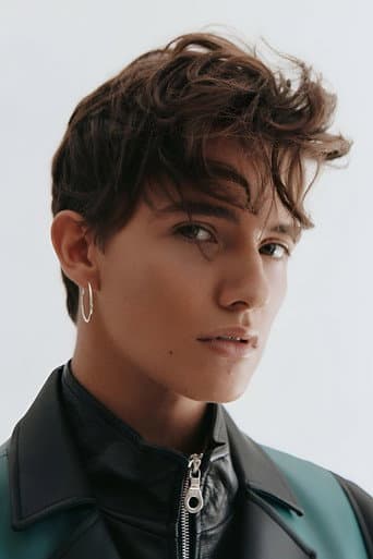 Noah Urrea fotoğrafı