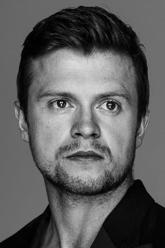 Hugo Johnstone-Burt fotoğrafı