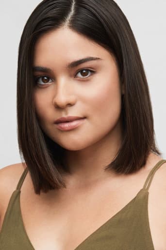 Devery Jacobs fotoğrafı