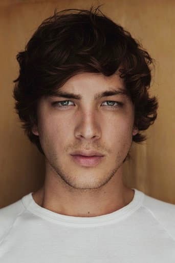 Cody Fern fotoğrafı