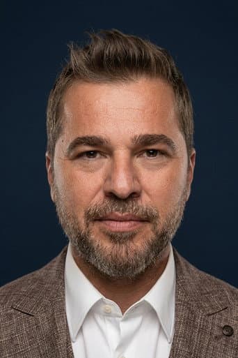 Engin Altan Düzyatan fotoğrafı