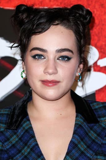 Mary Mouser fotoğrafı