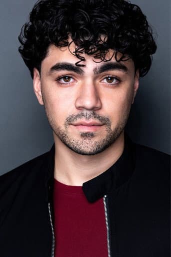 Adam Irigoyen fotoğrafı