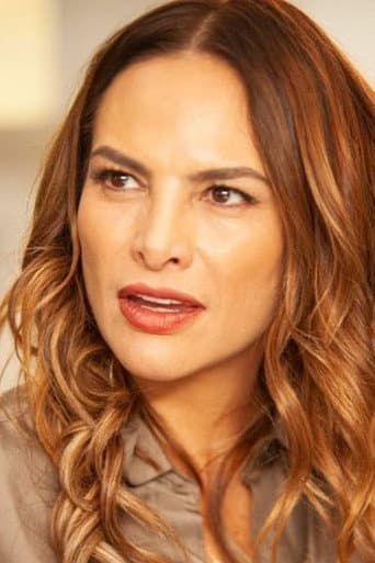 Fabiola Campomanes fotoğrafı