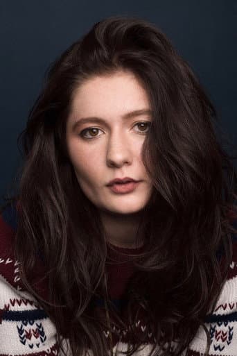 Emma Kenney fotoğrafı