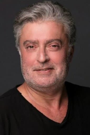 Mert Asutay fotoğrafı