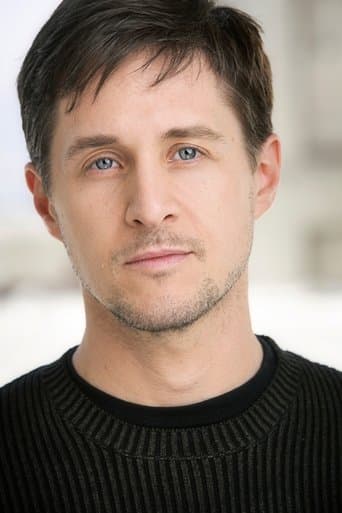 Yuri Lowenthal fotoğrafı