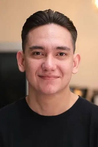 Adipati Dolken fotoğrafı