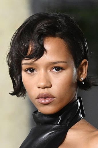 Taylor Russell fotoğrafı