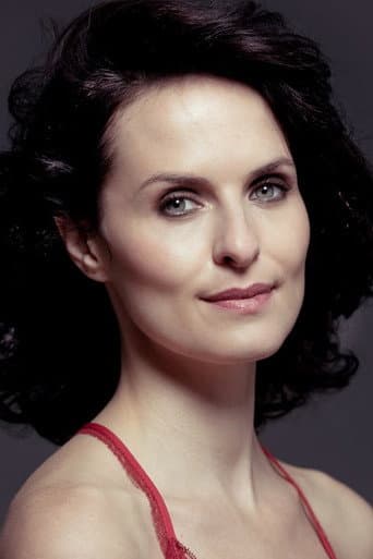 Leanne Best fotoğrafı