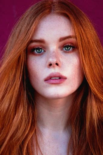 Abigail Cowen fotoğrafı