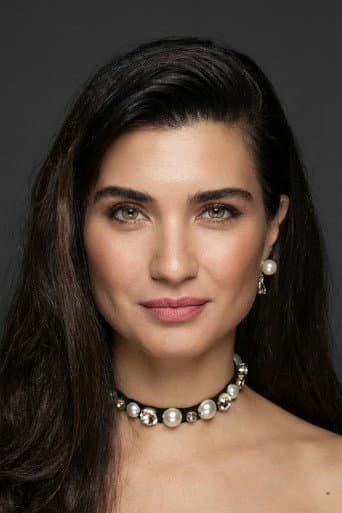 Tuba Büyüküstün fotoğrafı