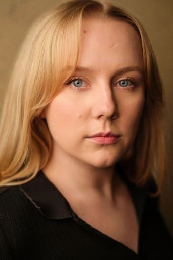 Alexa Davies fotoğrafı
