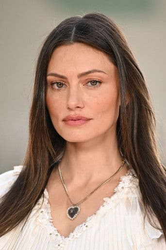 Phoebe Tonkin fotoğrafı