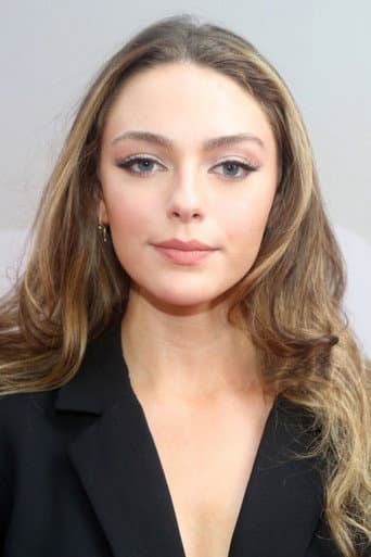 Danielle Rose Russell fotoğrafı