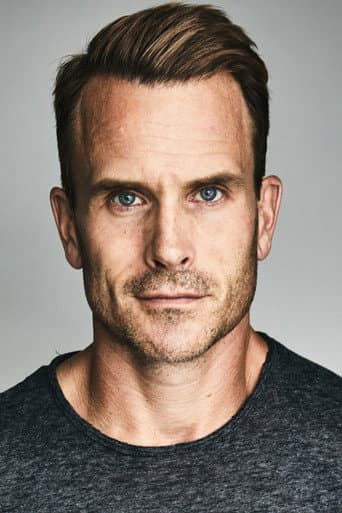 Gabriel Hogan fotoğrafı