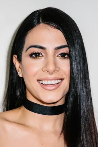 Emeraude Toubia fotoğrafı
