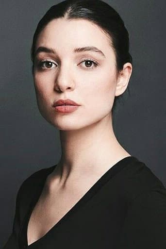 Damla Colbay fotoğrafı