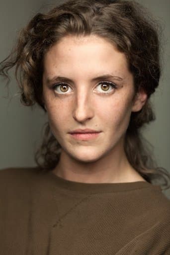Louisa Harland fotoğrafı
