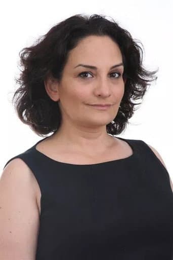 Ece Okay fotoğrafı