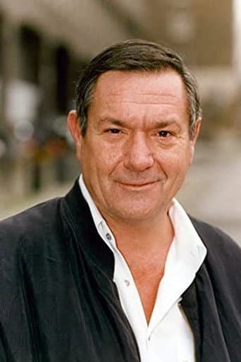 Michael Elphick fotoğrafı