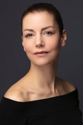 Defne Kayalar fotoğrafı