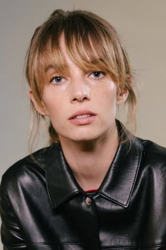 Maya Hawke fotoğrafı