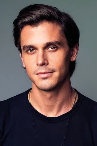 Antoni Porowski fotoğrafı
