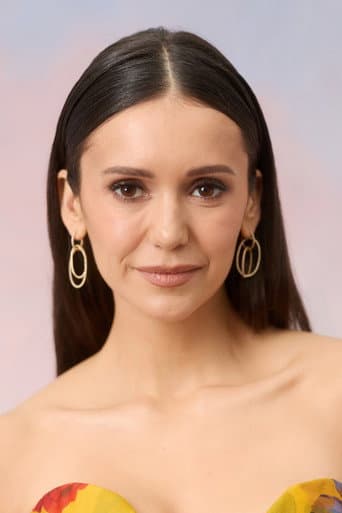 Nina Dobrev fotoğrafı