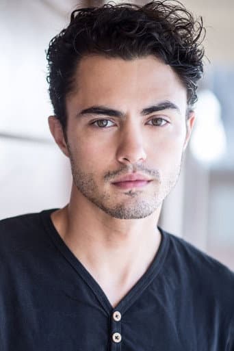 Darren Barnet fotoğrafı
