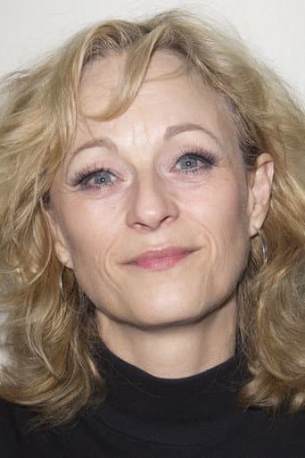 Lizzy McInnerny fotoğrafı