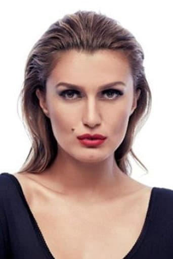 Tuğba Özay fotoğrafı