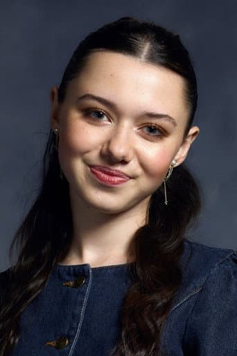 Violet McGraw fotoğrafı
