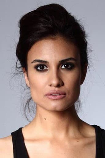 Gizem Soysaldı fotoğrafı
