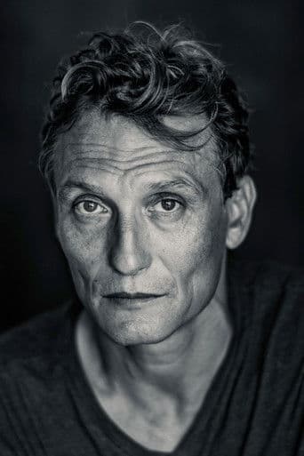 Oliver Masucci fotoğrafı