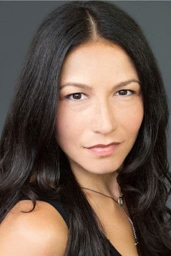 Tamara Podemski fotoğrafı