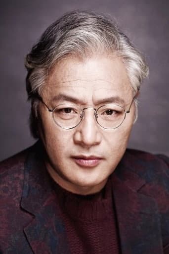 Lee Kyungyoung fotoğrafı
