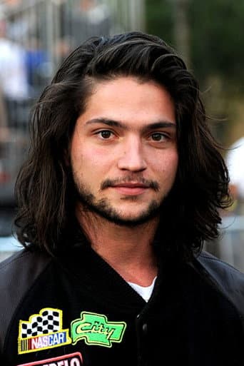 Thomas McDonell fotoğrafı