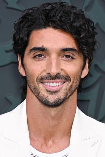 Taylor Zakhar Perez fotoğrafı