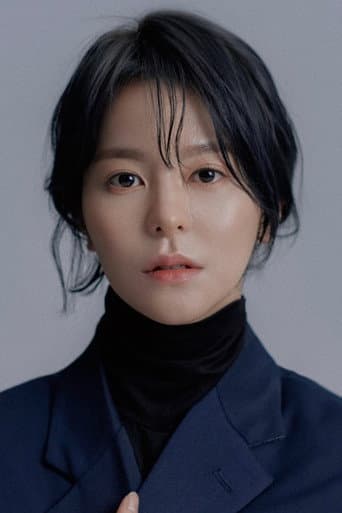 Kim Joo-yeon fotoğrafı