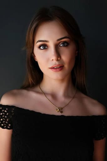Burcu Kirman fotoğrafı
