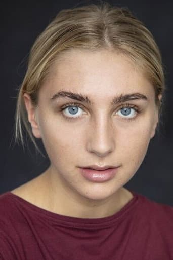 Ella Lily Hyland fotoğrafı